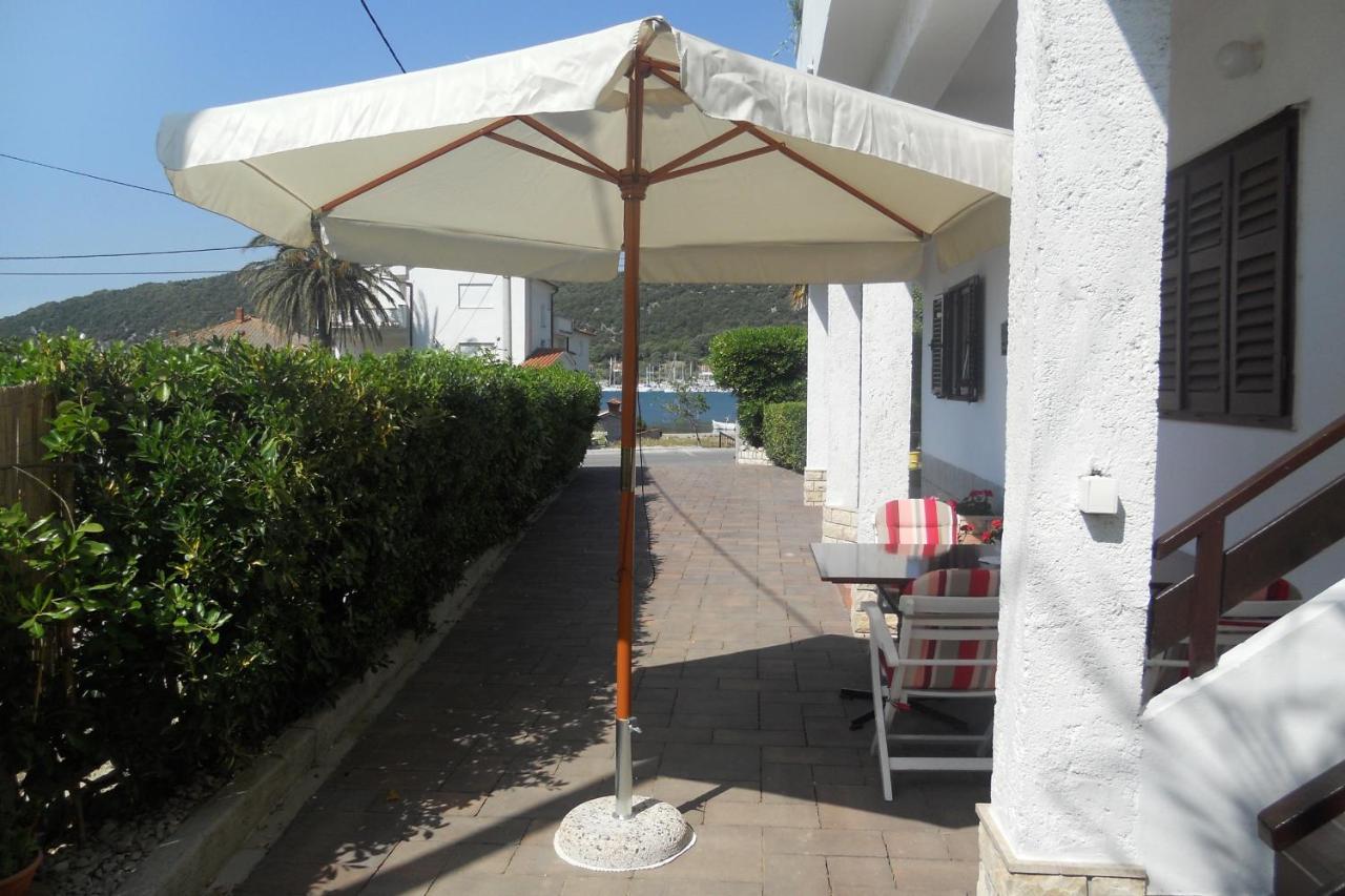 Apartment Supetarska Draga - Donja 5030A エクステリア 写真