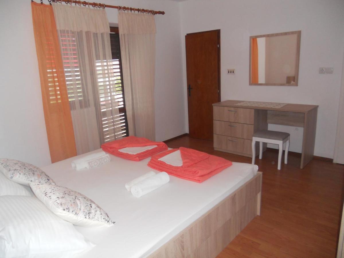 Apartment Supetarska Draga - Donja 5030A エクステリア 写真