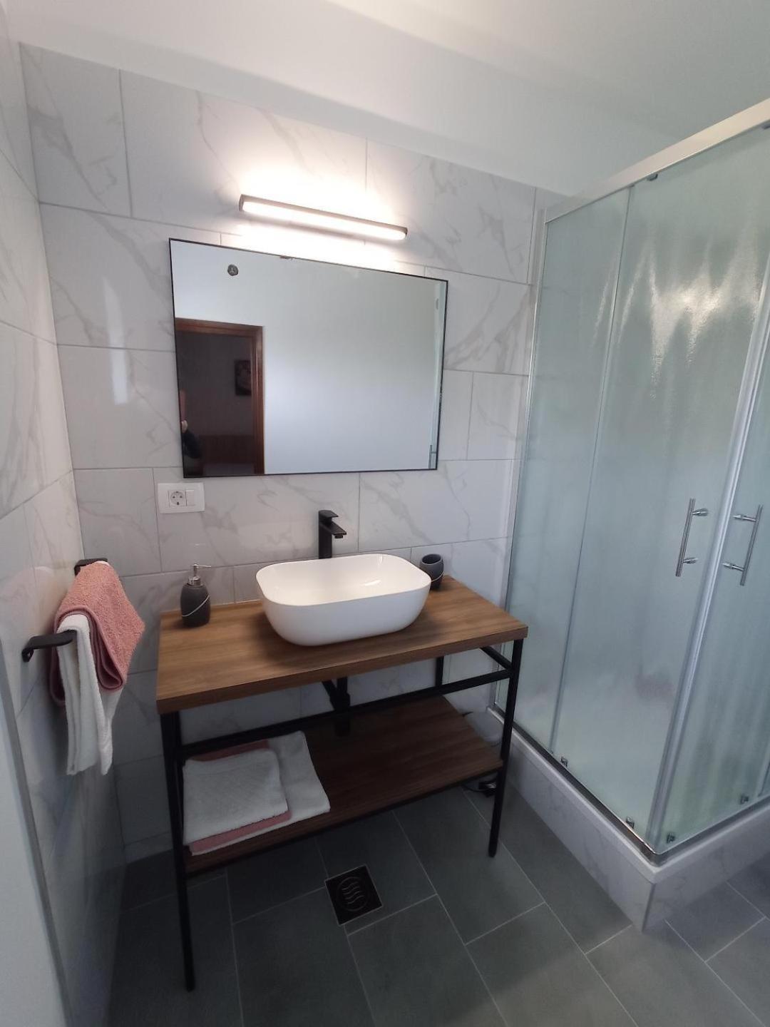 Apartment Supetarska Draga - Donja 5030A エクステリア 写真